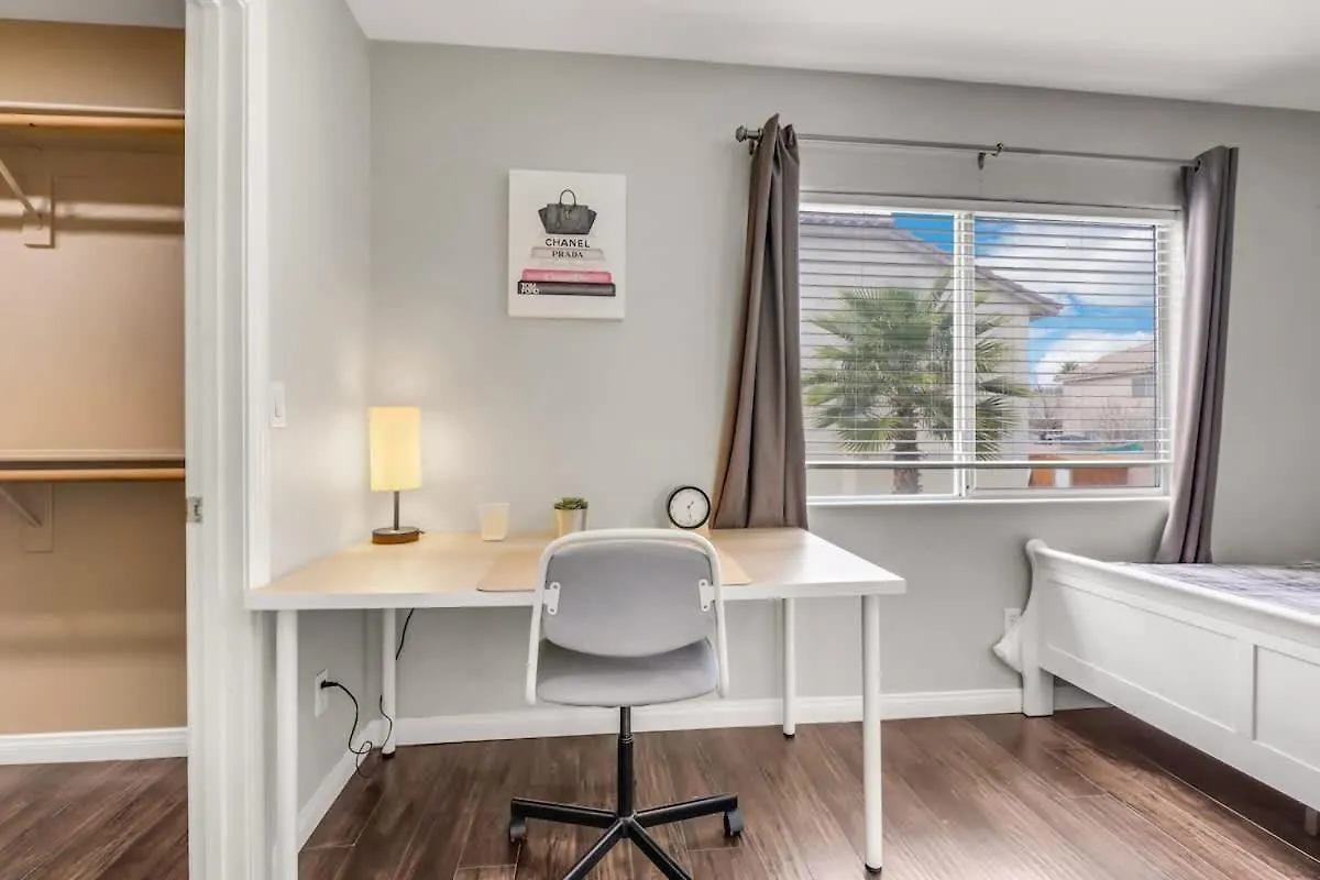 Сasa de vacaciones Villa The Designer House With Heated Pool And 10 Min To Strip Great For Family Las Vegas Estados Unidos
