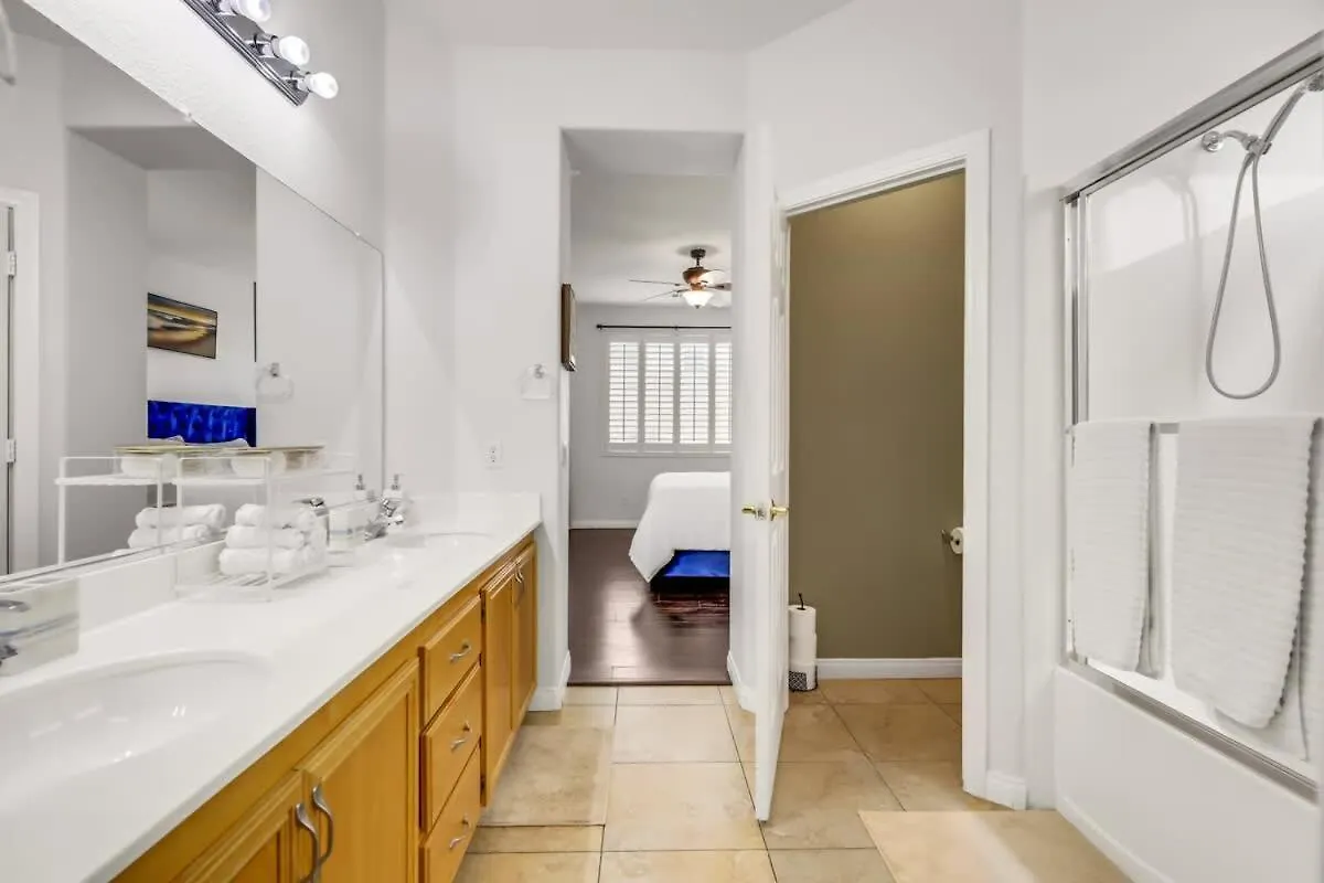 Villa The Designer House With Heated Pool And 10 Min To Strip Great For Family Las Vegas