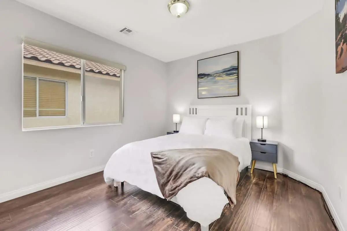 Сasa de vacaciones Villa The Designer House With Heated Pool And 10 Min To Strip Great For Family Las Vegas