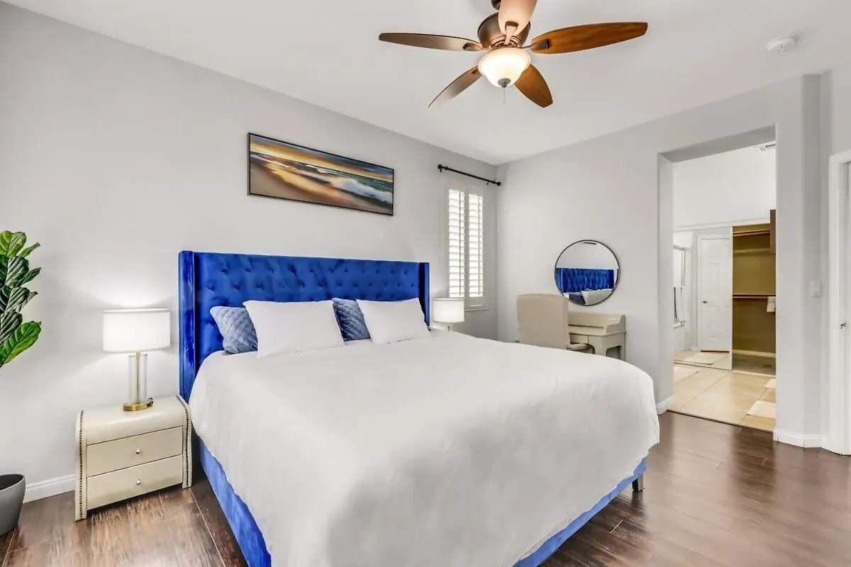 Villa The Designer House With Heated Pool And 10 Min To Strip Great For Family Las Vegas
