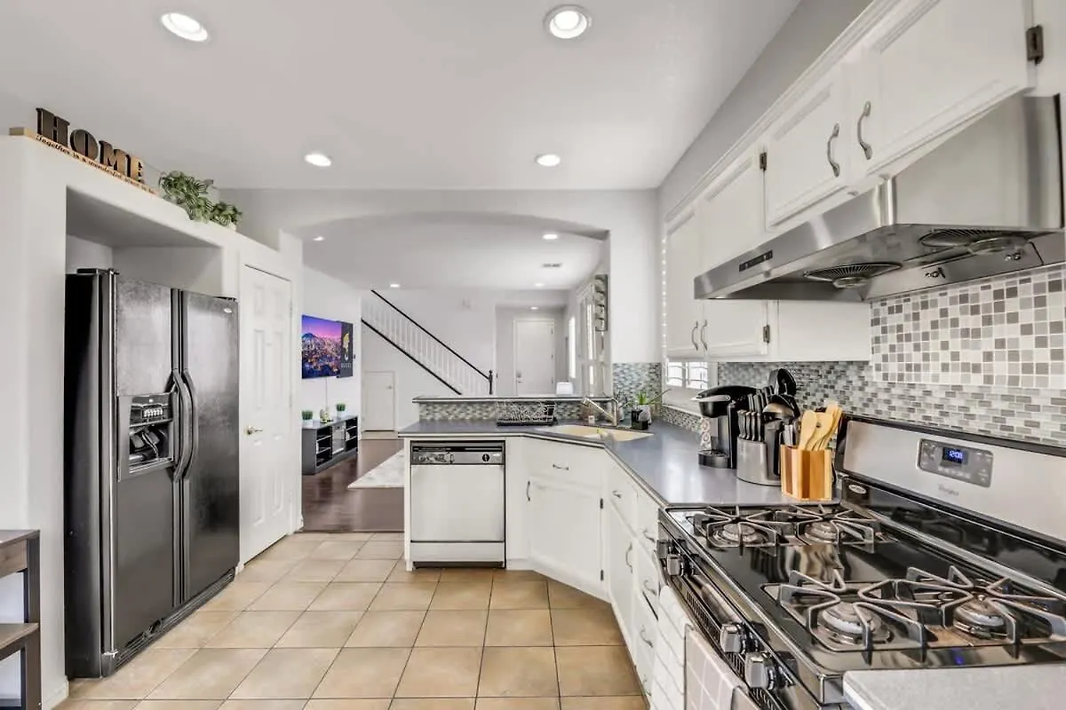 Willa The Designer House With Heated Pool And 10 Min To Strip Great For Family Las Vegas Dom wakacyjny