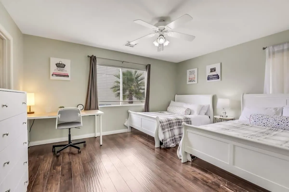Willa The Designer House With Heated Pool And 10 Min To Strip Great For Family Las Vegas